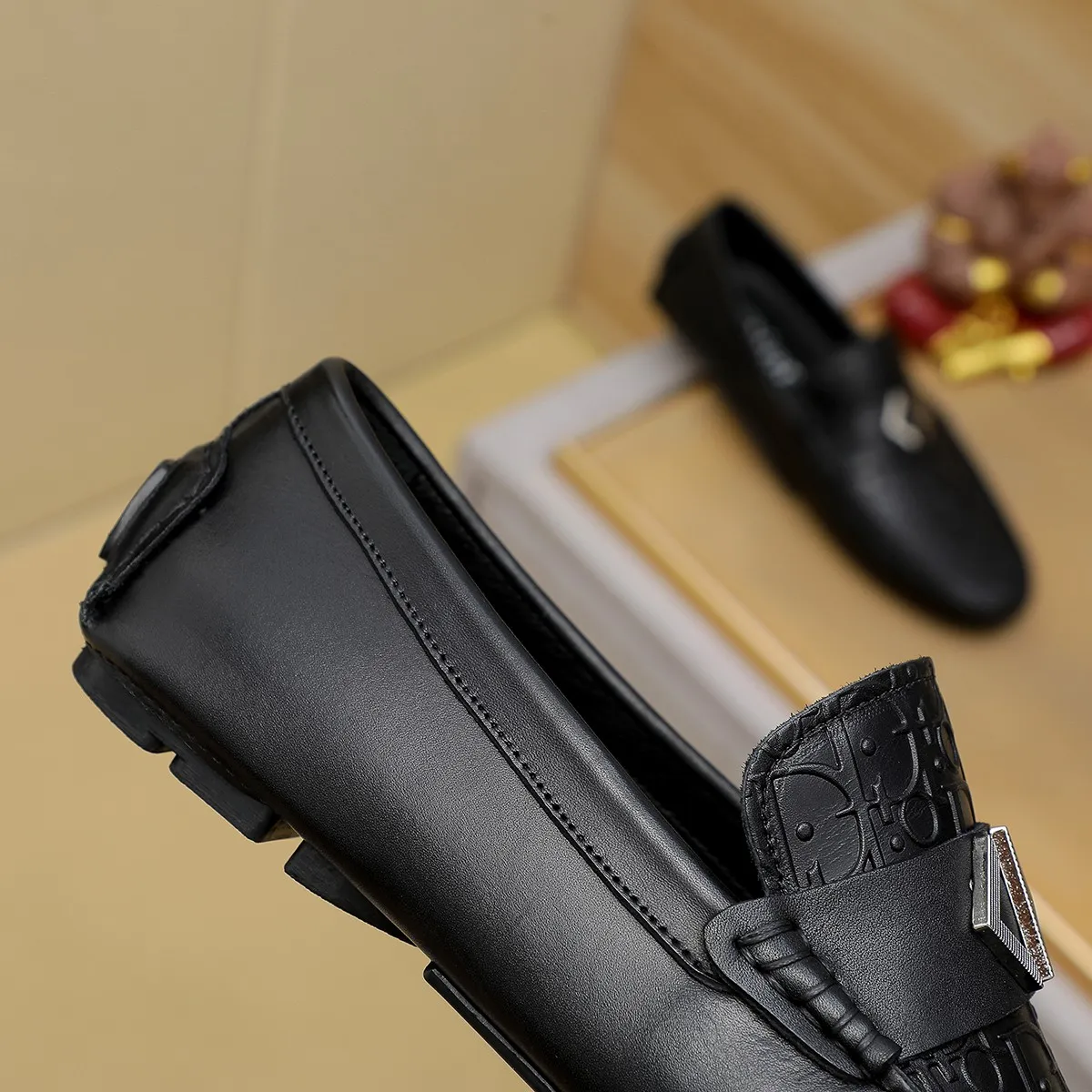 Men's shoes 💰380 🕷️🕷️[Dior] Dior's new casual men's shoes are launched in Hong Kong counters. Official website 1:1 production. Italian original first-layer cowhide + 🐷 leather lining. Designed by European and American masters. Perfect shape to create counter quality, solid color rubber wear-resistant outsole and classic dazzling toe! Super versatile and very comfortable. High-end without losing taste, fashionable and novel! ! Absolute focus! Colors available! Code number 38-44 (45.46 customized)